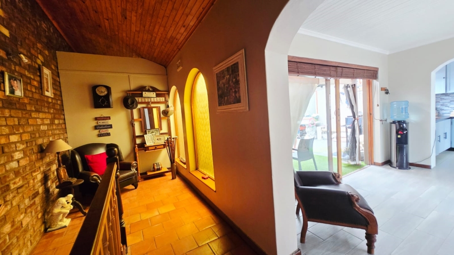 6 Bedroom Property for Sale in The Village Western Cape